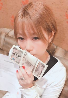【個撮】『ゆい・第二弾』10万円借りに来たリア友のギャル妻を中出しして**た結果…