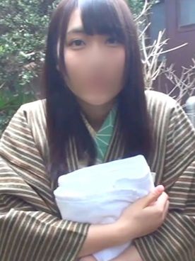 【浮気】彼氏持ちの黒髪**大生♥温泉で他人棒を嬉しそうにフェラチオ♥