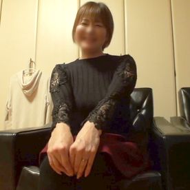 【不倫】旦那が出張中で人肌恋しくなった専業主婦(45歳) 旦那よりもデカいチンポに夢中となり、「大きいおちんちん気持ちいい～♥」と本気の中イキ。 FC2-PPV-4615214