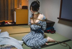 Yukata meat ○ *****. At a Japanese-style inn. Rope whip brush. Blow service to the owner who drinks 