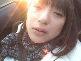 生理中の堤さやかちゃんが高速道路で露出オナニー