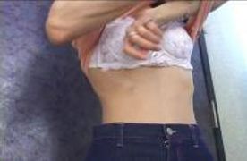 【下着フェチ】貧乳ブラジャー肩ひも無しに興奮