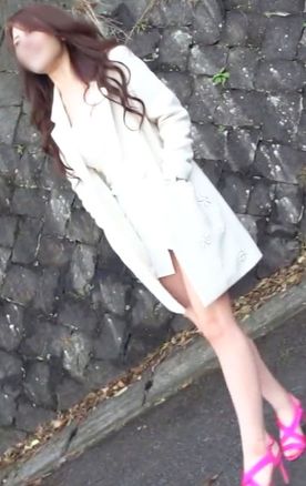 【個人撮影】色白で清楚な三十路奥様と野外不倫SEX！ スリルを味わいながらのエッチで興奮する痴女♥