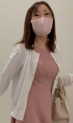 【個人撮影】お淑やかで優しそうな見た目をした美人OL「さやかさん」 ワレメくっきりのパイパンおまんこはチンポを挿れる前からイキそうになってヒクヒク♥