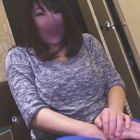 【人妻不倫】ぽっちゃり超乳ボインな熟女。激烈ピストンでお肉がぶるぶる激揺れ絶頂。 FC2-PPV-4606002