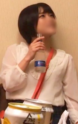 【個人撮影】ボーイッシュな可愛い色白のお*さん♥ こう見えてチンポには弱くてアンアン悶えながら何度もイっちゃう♥