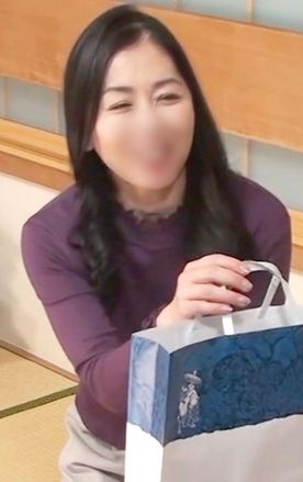 【個人撮影】色白清純な熟女が他人棒をしゃぶって性欲剥き出しになってます。 シックスナインでフェラしながらマン汁を垂れ流して・・・。