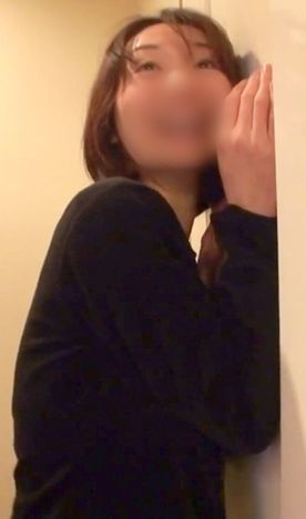 【個人撮影】スタイルの良い42歳熟女「ひとみさん」の痴態を撮影しました。 年下の硬いチンポで*宮口を刺激されて嬉しそうにメスイキしてしまってます。