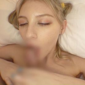 【金髪白人】ツインテール巨乳*のハメ撮り映像。腰クネ騎乗位SEXで本気イキ。