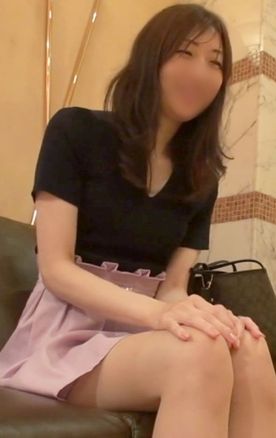 【個人撮影】元バレーボールの美人奥様との不倫動画を初出し。 リモコンバイブを挿れたままの外出でパンツの中はびしょ濡れに。