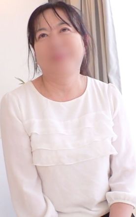 【個人撮影】色白デブ体型の58歳の熟女をハメ撮りしました！ 生チンポでドＭな本性を前面に出しながら本**頂しちゃってます。