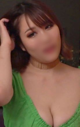 【個撮】ホス狂いのサバサバ系お*さんと4Pしました！ Tバックからはみ出るほど毛量のあるおまんこは蒸れておちんちんおねだり♥