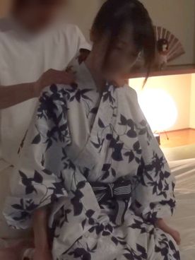 【**】細身ながらも巨乳美女がオイルを使ったバスト・鼠径部マッサージで欲情。 ハァハァと吐息を漏らして淫乱な姿丸出しになってます//