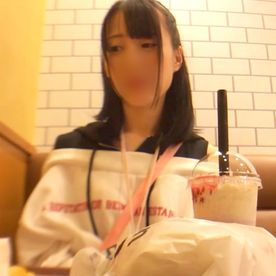 【素人】メンヘラ感強めの貧乳×パイパン**を支援。 渋々かと思いきや、デカチンを前にしてノリノリで舐めまわし♥