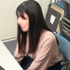 【素人】清楚系新入社員と部長のガチSEX！ 戸惑いながらも部長自慢のデカチンで気持ちよくなって、勢いで中出しされていました。 FC2-PPV-4571495