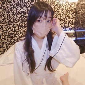 この清楚さでオホ声ガクイキするスレンダー美ッ痴女！「よくゴムを**する」と豪語するほどの肉厚な美尻の締まりが気持ち良すぎでした！くみ(29)カメラマン※レビュー特典