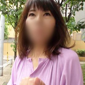 【人妻・ハメ撮り】しゃべり方が可愛らしいスレンダーで小柄な人妻（50）電マで快楽イキ⇒濃厚フェラ⇒生チ○ポでイキ狂い！