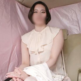 【人妻／熟女】33歳黒髪ショートボブのセレブ奥さま。淫乱本性丸出しで欲望のままヨガリ淫れるハメ撮りセックス。 FC2-PPV-4544736