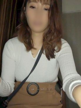 【素人】スタイル抜群でS級に綺麗な変態ドM熟女『ななこさん』(42歳) 足コキをしているうちにおまんこはびしょ濡れになってチンポを欲っするように♥