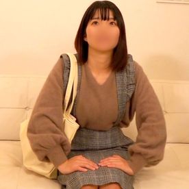 【素人】清純で無垢な色白大**みことちゃん。 初めての顔面騎乗で発情し、愛液を大量分泌させながらイキそうになってます//