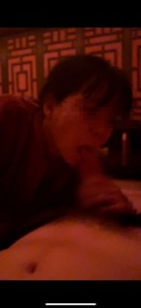 【露出変態人妻　岩盤浴室内でフェラチオ】露出　人妻　寝取られ　NTR  フェラチオ　変態　アヘ顔　白目