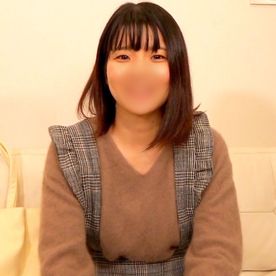【素人】透明感があって無垢な大**あやちゃんと中出しセックス♥ 経験が浅くて毛深いおまんこは、初めてのゴム無しチンポの虜になってイキっぱなし！