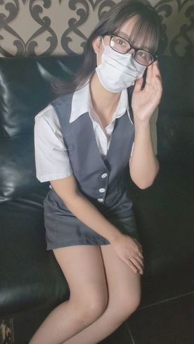 ※美人事務員、仕事中こっそり抜け出しセックス