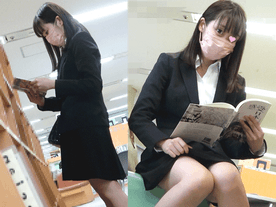 [Shooting Barre] Beautiful OL at the library and show off T -back! [Hidden shooting/low angle/panchira]