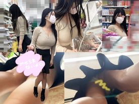 誰もが二度見しちゃう反則級なおっぱいのお*さんを禁断の逆さ撮り Vol.1