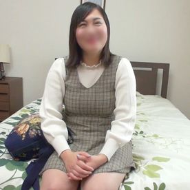 【素人】メイクばっちりな豊満体型専業主婦(43歳) クンニ→手マンのコンボで愛液がドバドバ溢れて感度最高潮！ FC2-PPV-4625463