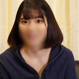 【人妻】清楚な童顔アラサー人妻◆エロい極小マイクロビキニでハメ撮りSEX！奥までデカチンで貫かれ理性ぶっ飛びイキ狂い！