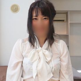 【個撮】おしとやかな色白人妻と不倫SEX。 激しいフェラで生ハメ懇願→巨根でのガン突きで本**頂。 FC2-PPV-4409091