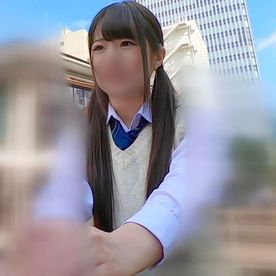 【素人】無垢で笑顔弾ける***をハメ撮り。 立ちバックセックスで、小さいポルチオをガン突き→生の亀頭が硬気持ち良くて中イキ♥