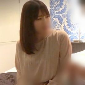 【不倫】清楚な巨乳人妻がラブホで不倫セックス。 恋人繋ぎをしながら騎乗位で腰を振り、首を反らせながらイクっ！