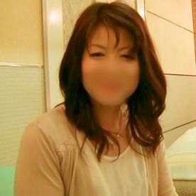 【個撮】ぽっちゃり・剛毛な熟妻”せいこさん”(50) 不倫クンニで気持ち良くなると、挿入が待ちきれなくなってフェラでねだってきました。 FC2-PPV-4055238