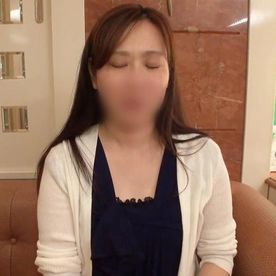 【熟女】抱き心地抜群の白肌BODYを震わせ他人棒でイキ狂う47歳熟女◆熟したおま○こにどっぷり中出し！ FC2-PPV-4022362