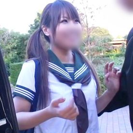 【素人】笑顔が素敵な天真爛漫女子”ひかりちゃん” 車内手マンで本気で気持ち良くなって豪快に潮吹き！！ FC2-PPV-4024075