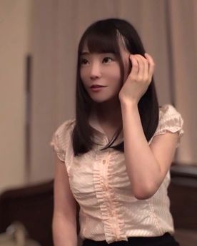 【大量潮吹き】現アイドル19歳。恋愛禁止され未開発の身体を執拗に逝かせ続け生挿入。大量中出し。 FC2-PPV-4042925