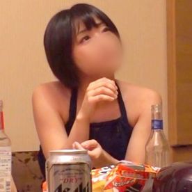 【素人】細いウエストでクールなみなちゃん(23歳) 潮吹き直後のびしょ濡れおまんこを休みなく突き続けて口内射精。 FC2-PPV-4498273