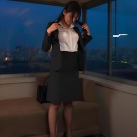 外資系保険営業職の人妻（175cm/Fカップ） 未処理の陰毛を楽しみ大きな体に中出し FC2-PPV-4067686