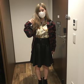 【レビュー特典付】バックで突かれて彼氏に「ごめんねぇっ」と叫んじゃう♡食事のみの*が家庭の事情で本気SEX！イラマで涙をこぼしバックでイかされ痙攣！