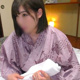 【NTR】色白ボディで清楚な三十路人妻さん(35) 旦那の横でマッサージで発情し、不倫セックスまでしちゃってます。 FC2-PPV-3981521