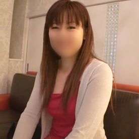 【個撮】巨尻ぽっちゃりな人妻さんと不倫セックス。 お淑やかな雰囲気に反して、生ハメでスケベ声を出しながらイク～！ FC2-PPV-4245764