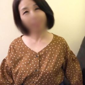 【熟女】白くきれいなスベスベ肌のぷにぷにボディを持つ癒し系熟女（50）◆極上の抱き心地マシュマロ触感ボディを震わせながらイキ狂い！ FC2-PPV-4160848