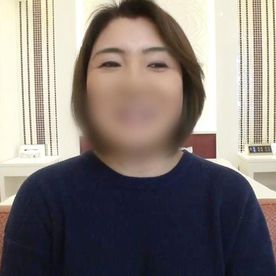 《熟女》抱き心地の良さそうなふくよかなBODYを持つ熟女（51）◆オナニーでメス顔イキ⇒生チ○ポで痙攣イキ連発！ FC2-PPV-4163625