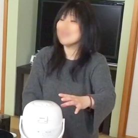 【素人】素朴な雰囲気の熟妻さんと不倫セックスしました。 正常位で密着し、幸せを感じながら大量中出し。 FC2-PPV-4158268