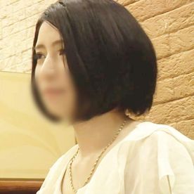 《人妻》美尻がエロい！ショートヘアーの32歳人妻◆身も心もメロメロ状態…他人棒でヨガりイク人妻に大量精子放出！ FC2-PPV-4633184