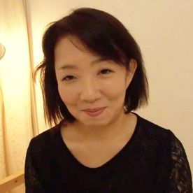 【熟女】男を包み込んでくれそうな笑顔も魅力的な52歳・癒し系熟女◆エロランジェリー着てご奉仕SEX！激しく喘ぎながらイキ果てるパフォーマンスは文句なしにエロス！ FC2-PPV-4603032