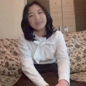 【不倫】穏やかな性格、色白美肌の人妻さん(47歳) オナニーすらしていなかった剛毛おまんこは、膣奥突きセックスでイキ続けての中出し懇願。 FC2-PPV-4628160