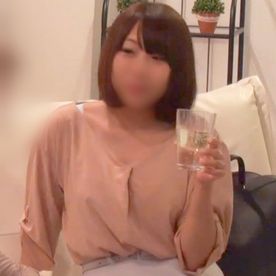 【素人・主観】丸顔・巨乳の三十路妻が自宅で不倫！？ 顔を赤らめながら喘ぎ悶え、中出しも当然の如く受け入れてます。 FC2-PPV-4048927